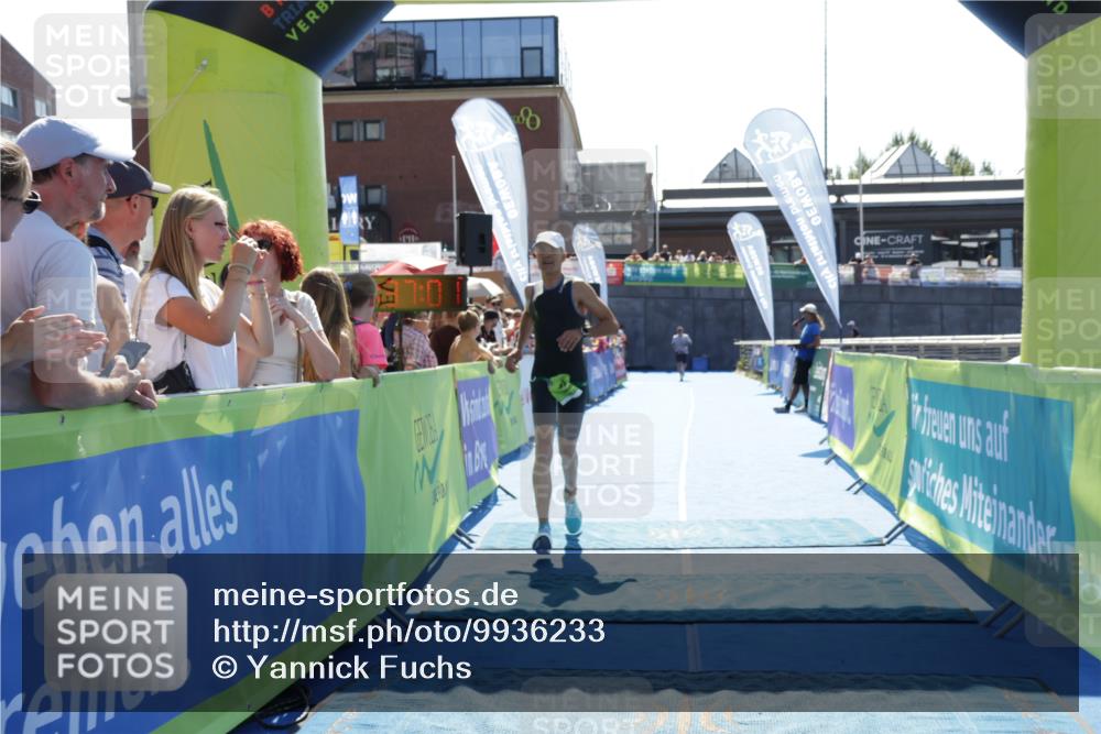 09.08.2026 - GEWOBA Citytriathlon Bremen Yannick Fuchs http://msf.ph/oto/9936233 09.08.2026 15:03:24 Ziel 433 meine-sportfotos.de