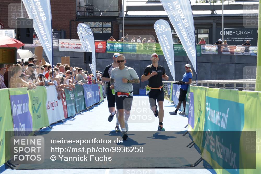 09.08.2026 - GEWOBA Citytriathlon Bremen Yannick Fuchs http://msf.ph/oto/9936250 09.08.2026 15:03:35 Ziel 112, 189, 724 meine-sportfotos.de