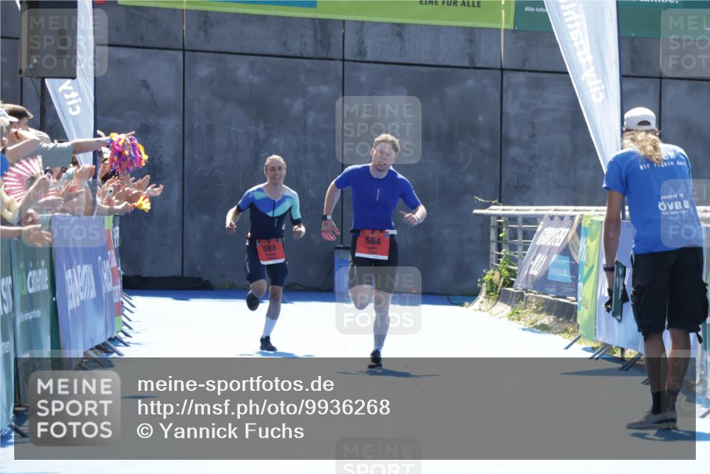 09.08.2026 - GEWOBA Citytriathlon Bremen Yannick Fuchs http://msf.ph/oto/9936268 09.08.2026 15:04:02 Ziel 564 meine-sportfotos.de
