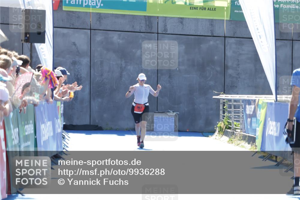 09.08.2026 - GEWOBA Citytriathlon Bremen Yannick Fuchs http://msf.ph/oto/9936288 09.08.2026 15:04:20 Ziel  meine-sportfotos.de