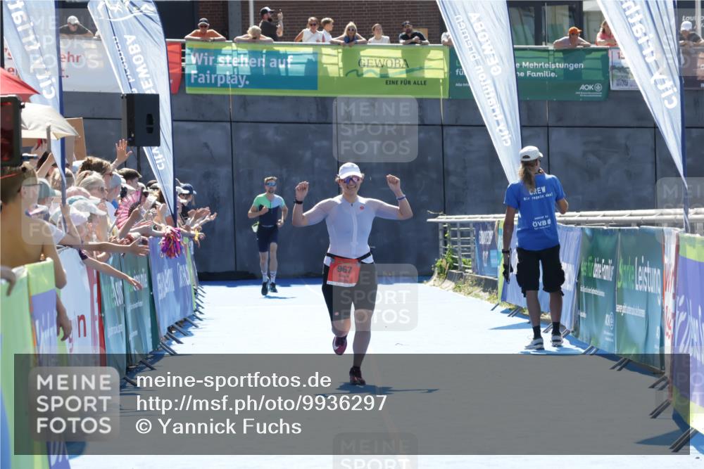09.08.2026 - GEWOBA Citytriathlon Bremen Yannick Fuchs http://msf.ph/oto/9936297 09.08.2026 15:04:26 Ziel 967 meine-sportfotos.de