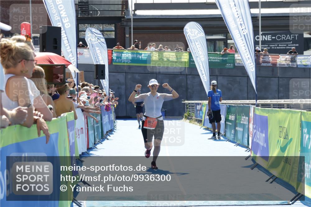 09.08.2026 - GEWOBA Citytriathlon Bremen Yannick Fuchs http://msf.ph/oto/9936300 09.08.2026 15:04:28 Ziel 967 meine-sportfotos.de