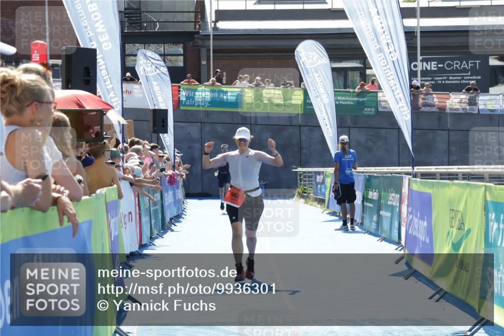 09.08.2026 - GEWOBA Citytriathlon Bremen Yannick Fuchs http://msf.ph/oto/9936301 09.08.2026 15:04:28 Ziel 967 meine-sportfotos.de