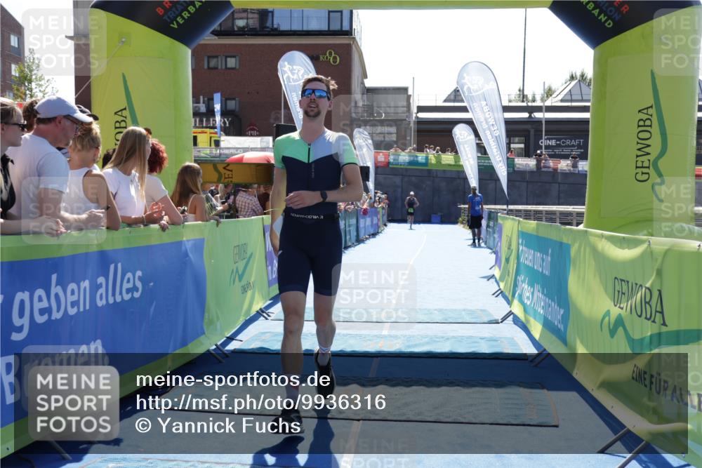 09.08.2026 - GEWOBA Citytriathlon Bremen Yannick Fuchs http://msf.ph/oto/9936316 09.08.2026 15:04:36 Ziel 150 meine-sportfotos.de