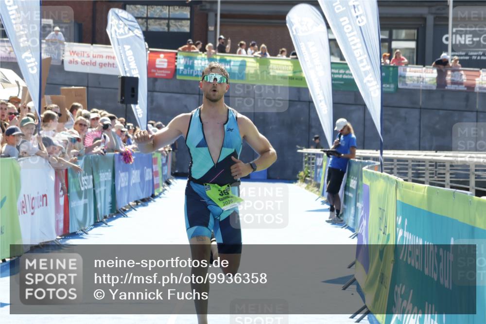 09.08.2026 - GEWOBA Citytriathlon Bremen Yannick Fuchs http://msf.ph/oto/9936358 09.08.2026 15:05:01 Ziel 35, 279 meine-sportfotos.de