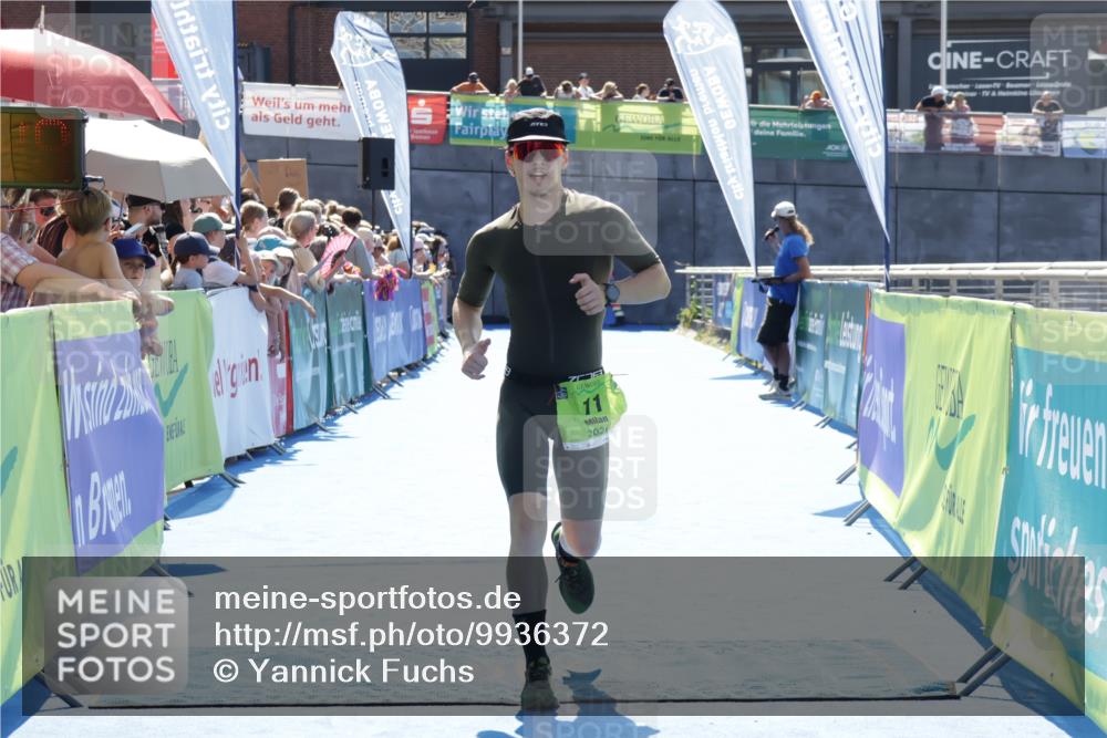 09.08.2026 - GEWOBA Citytriathlon Bremen Yannick Fuchs http://msf.ph/oto/9936372 09.08.2026 15:05:12 Ziel 11 meine-sportfotos.de