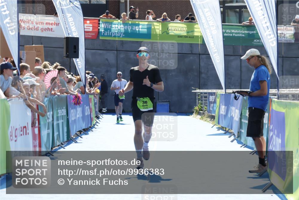 09.08.2026 - GEWOBA Citytriathlon Bremen Yannick Fuchs http://msf.ph/oto/9936383 09.08.2026 15:05:30 Ziel 36 meine-sportfotos.de