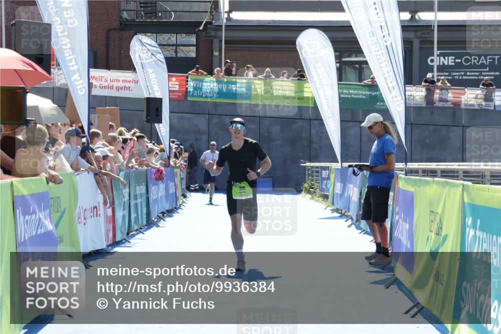 09.08.2026 - GEWOBA Citytriathlon Bremen Yannick Fuchs http://msf.ph/oto/9936384 09.08.2026 15:05:30 Ziel 36 meine-sportfotos.de
