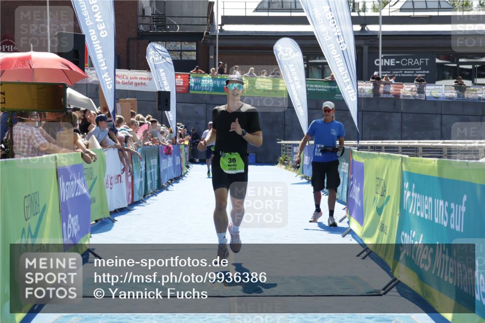 09.08.2026 - GEWOBA Citytriathlon Bremen Yannick Fuchs http://msf.ph/oto/9936386 09.08.2026 15:05:31 Ziel 36 meine-sportfotos.de