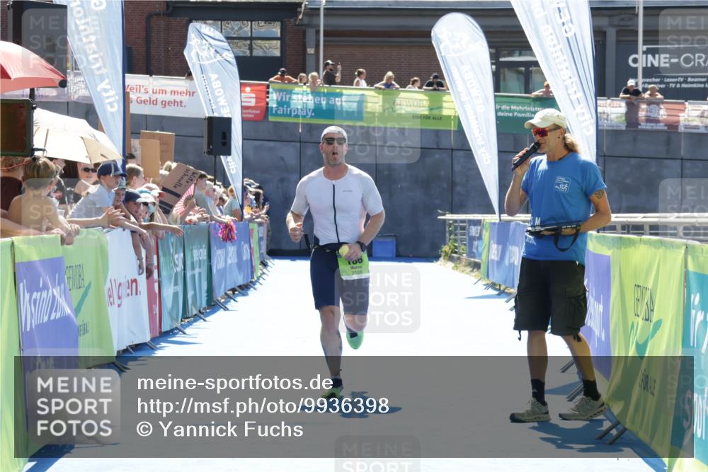 09.08.2026 - GEWOBA Citytriathlon Bremen Yannick Fuchs http://msf.ph/oto/9936398 09.08.2026 15:05:37 Ziel 186 meine-sportfotos.de