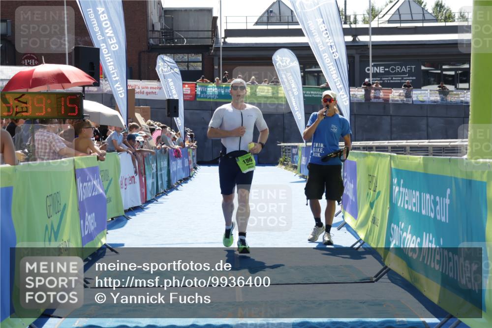 09.08.2026 - GEWOBA Citytriathlon Bremen Yannick Fuchs http://msf.ph/oto/9936400 09.08.2026 15:05:38 Ziel 186 meine-sportfotos.de