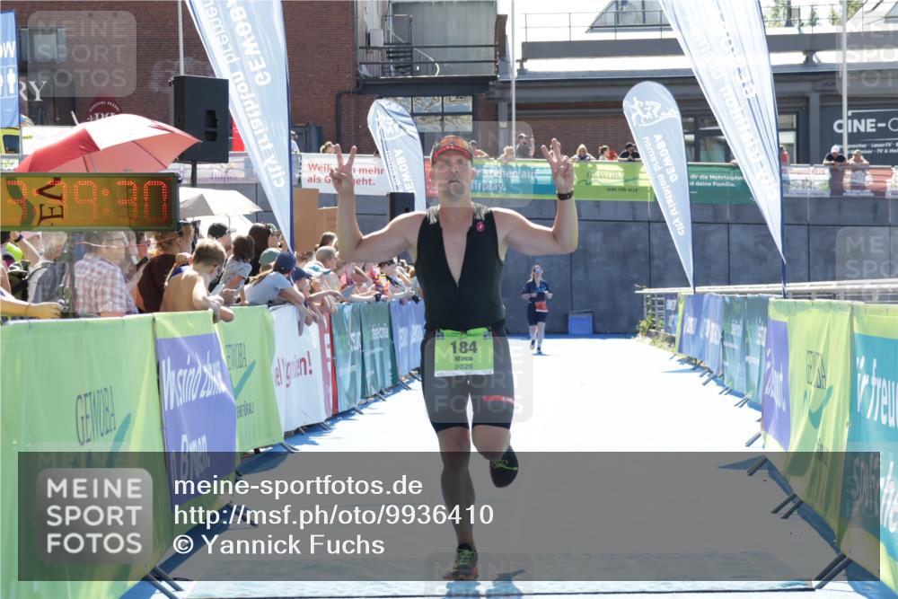 09.08.2026 - GEWOBA Citytriathlon Bremen Yannick Fuchs http://msf.ph/oto/9936410 09.08.2026 15:05:53 Ziel 184 meine-sportfotos.de