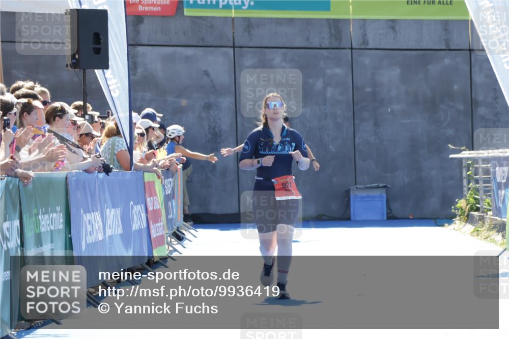 09.08.2026 - GEWOBA Citytriathlon Bremen Yannick Fuchs http://msf.ph/oto/9936419 09.08.2026 15:05:59 Ziel  meine-sportfotos.de