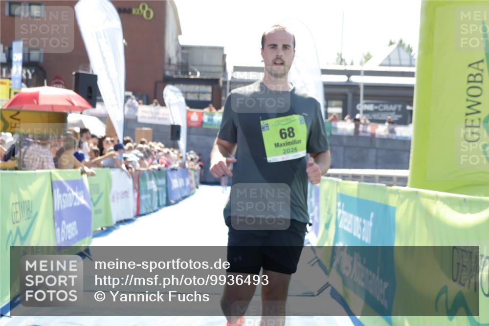 09.08.2026 - GEWOBA Citytriathlon Bremen Yannick Fuchs http://msf.ph/oto/9936493 09.08.2026 15:06:37 Ziel 68, 294, 353 meine-sportfotos.de