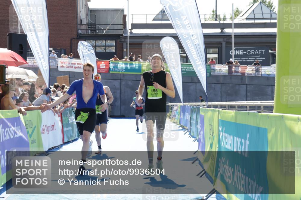 09.08.2026 - GEWOBA Citytriathlon Bremen Yannick Fuchs http://msf.ph/oto/9936504 09.08.2026 15:06:43 Ziel 15, 81, 100, 156 meine-sportfotos.de