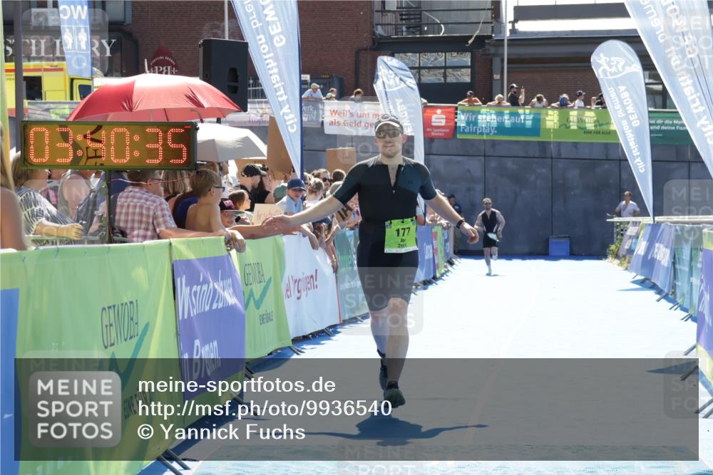 09.08.2026 - GEWOBA Citytriathlon Bremen Yannick Fuchs http://msf.ph/oto/9936540 09.08.2026 15:06:58 Ziel 13, 50, 177 meine-sportfotos.de