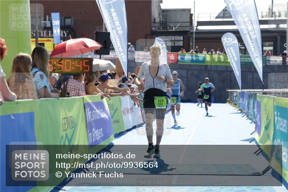 09.08.2026 - GEWOBA Citytriathlon Bremen Yannick Fuchs http://msf.ph/oto/9936564 09.08.2026 15:07:08 Ziel 71, 117, 155, 420 meine-sportfotos.de