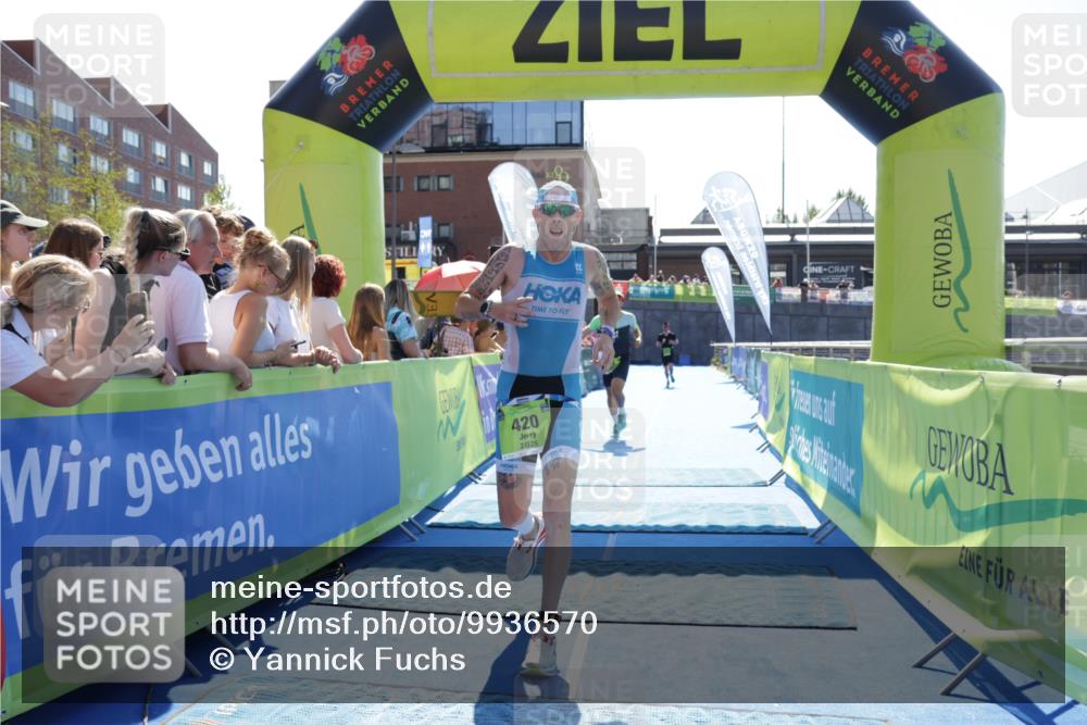 09.08.2026 - GEWOBA Citytriathlon Bremen Yannick Fuchs http://msf.ph/oto/9936570 09.08.2026 15:07:12 Ziel 117, 155, 420 meine-sportfotos.de