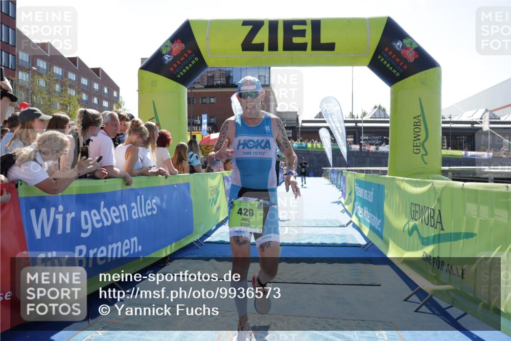 09.08.2026 - GEWOBA Citytriathlon Bremen Yannick Fuchs http://msf.ph/oto/9936573 09.08.2026 15:07:13 Ziel 114, 117, 155, 420 meine-sportfotos.de
