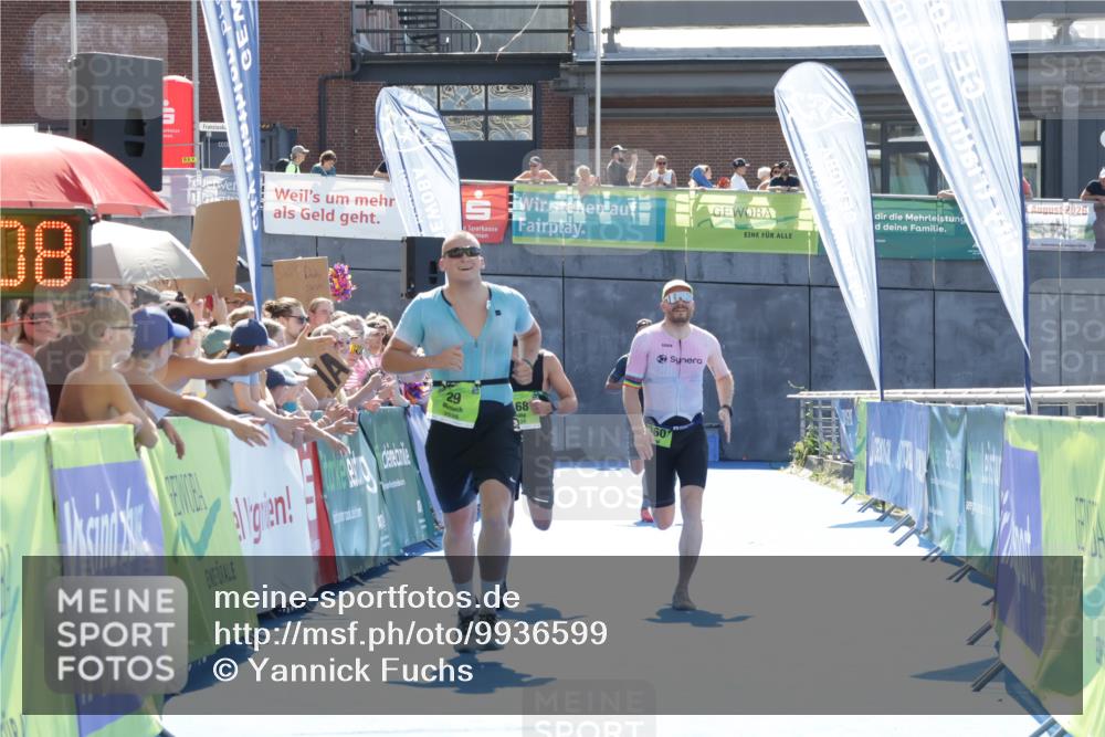 09.08.2026 - GEWOBA Citytriathlon Bremen Yannick Fuchs http://msf.ph/oto/9936599 09.08.2026 15:07:31 Ziel 29, 76, 168, 360 meine-sportfotos.de