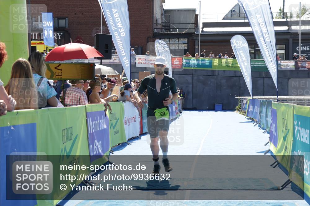 09.08.2026 - GEWOBA Citytriathlon Bremen Yannick Fuchs http://msf.ph/oto/9936632 09.08.2026 15:07:46 Ziel 140 meine-sportfotos.de