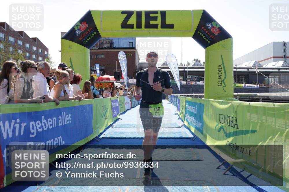 09.08.2026 - GEWOBA Citytriathlon Bremen Yannick Fuchs http://msf.ph/oto/9936634 09.08.2026 15:07:48 Ziel 140 meine-sportfotos.de