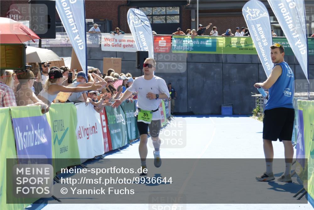 09.08.2026 - GEWOBA Citytriathlon Bremen Yannick Fuchs http://msf.ph/oto/9936644 09.08.2026 15:07:59 Ziel 51 meine-sportfotos.de