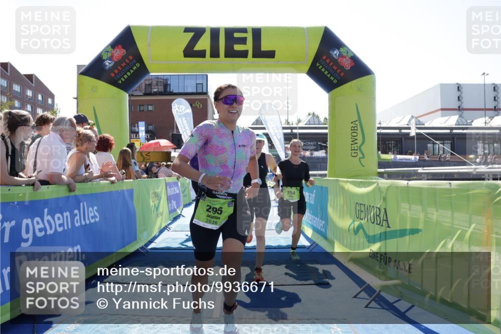 09.08.2026 - GEWOBA Citytriathlon Bremen Yannick Fuchs http://msf.ph/oto/9936671 09.08.2026 15:08:14 Ziel 128, 295, 304, 354 meine-sportfotos.de