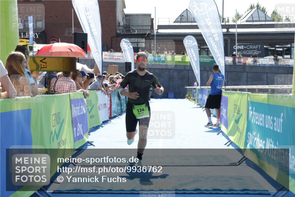 09.08.2026 - GEWOBA Citytriathlon Bremen Yannick Fuchs http://msf.ph/oto/9936762 09.08.2026 15:09:16 Ziel 119, 124, 143 meine-sportfotos.de