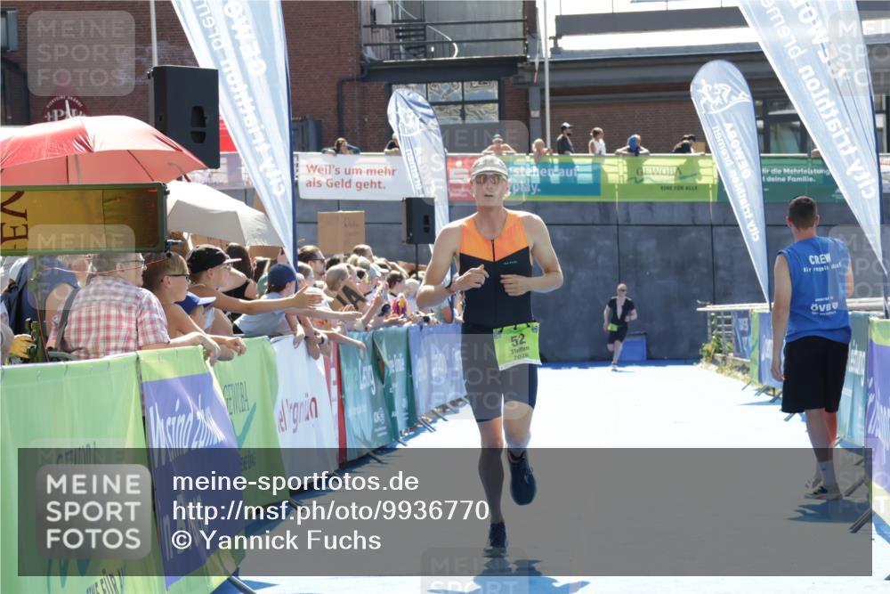 09.08.2026 - GEWOBA Citytriathlon Bremen Yannick Fuchs http://msf.ph/oto/9936770 09.08.2026 15:09:23 Ziel 52 meine-sportfotos.de