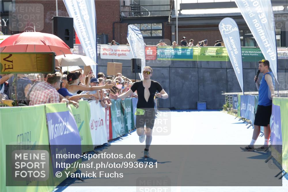 09.08.2026 - GEWOBA Citytriathlon Bremen Yannick Fuchs http://msf.ph/oto/9936781 09.08.2026 15:09:32 Ziel 26 meine-sportfotos.de