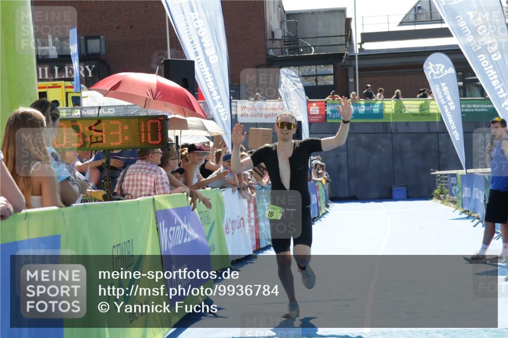 09.08.2026 - GEWOBA Citytriathlon Bremen Yannick Fuchs http://msf.ph/oto/9936784 09.08.2026 15:09:33 Ziel 26 meine-sportfotos.de