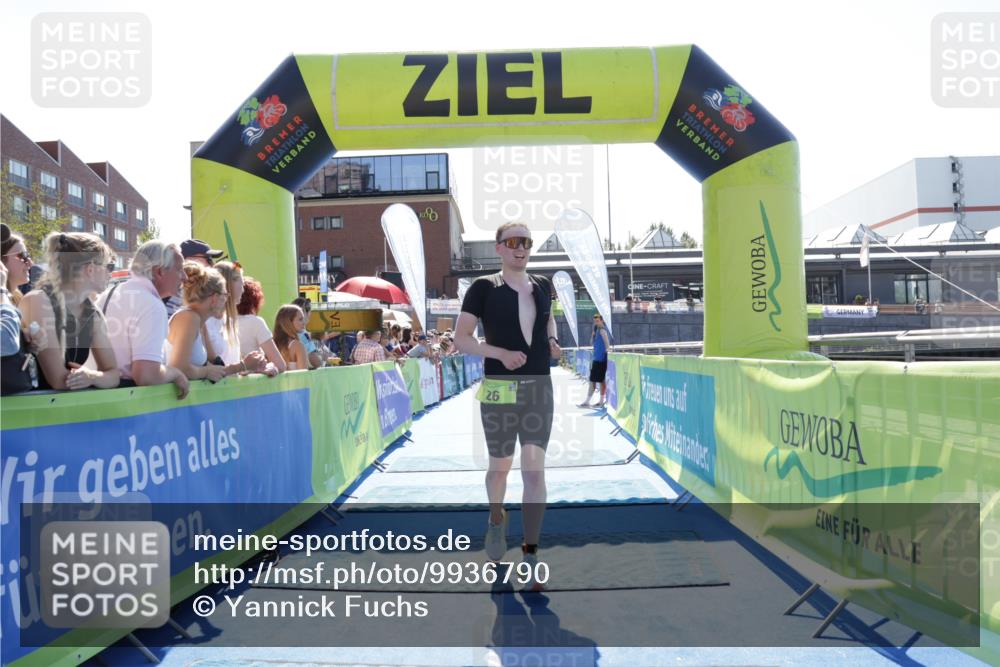 09.08.2026 - GEWOBA Citytriathlon Bremen Yannick Fuchs http://msf.ph/oto/9936790 09.08.2026 15:09:35 Ziel 26 meine-sportfotos.de