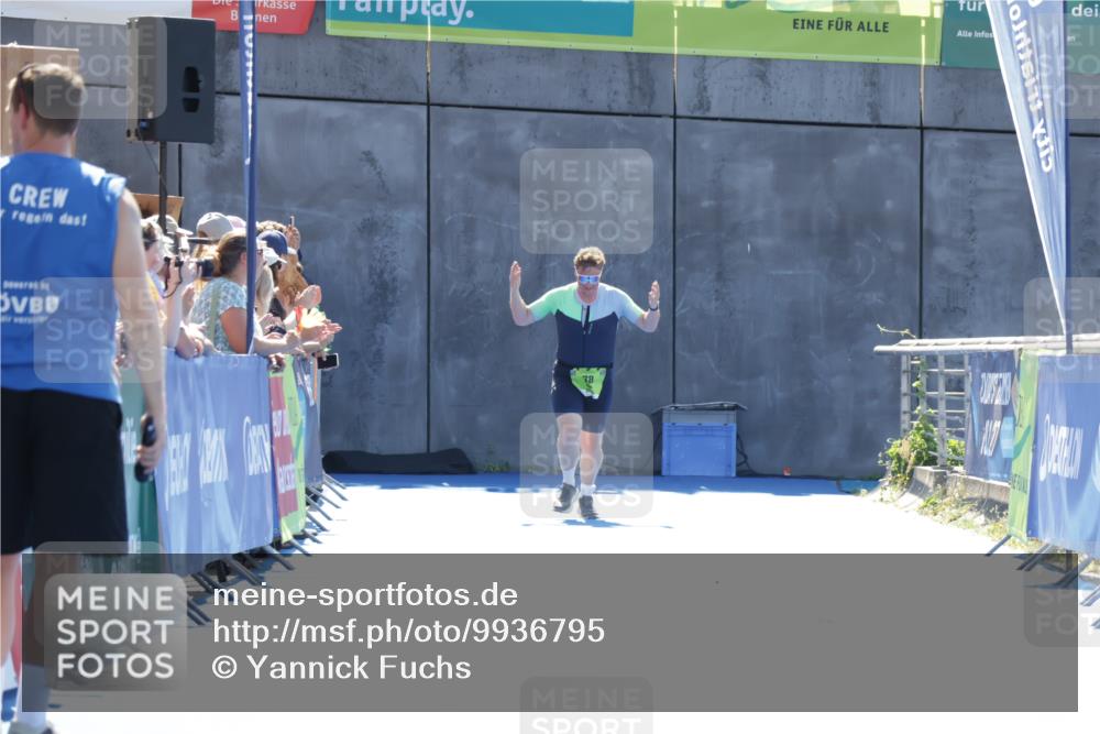 09.08.2026 - GEWOBA Citytriathlon Bremen Yannick Fuchs http://msf.ph/oto/9936795 09.08.2026 15:09:52 Ziel  meine-sportfotos.de