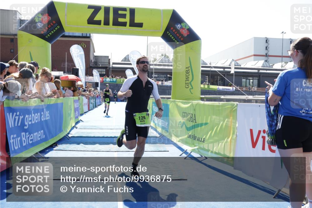 09.08.2026 - GEWOBA Citytriathlon Bremen Yannick Fuchs http://msf.ph/oto/9936875 09.08.2026 15:10:44 Ziel 59, 129, 302 meine-sportfotos.de