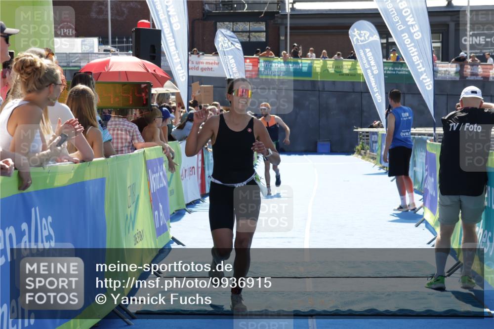 09.08.2026 - GEWOBA Citytriathlon Bremen Yannick Fuchs http://msf.ph/oto/9936915 09.08.2026 15:11:07 Ziel 159, 345, 371 meine-sportfotos.de