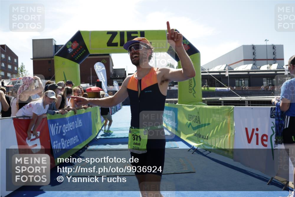 09.08.2026 - GEWOBA Citytriathlon Bremen Yannick Fuchs http://msf.ph/oto/9936924 09.08.2026 15:11:14 Ziel 371 meine-sportfotos.de