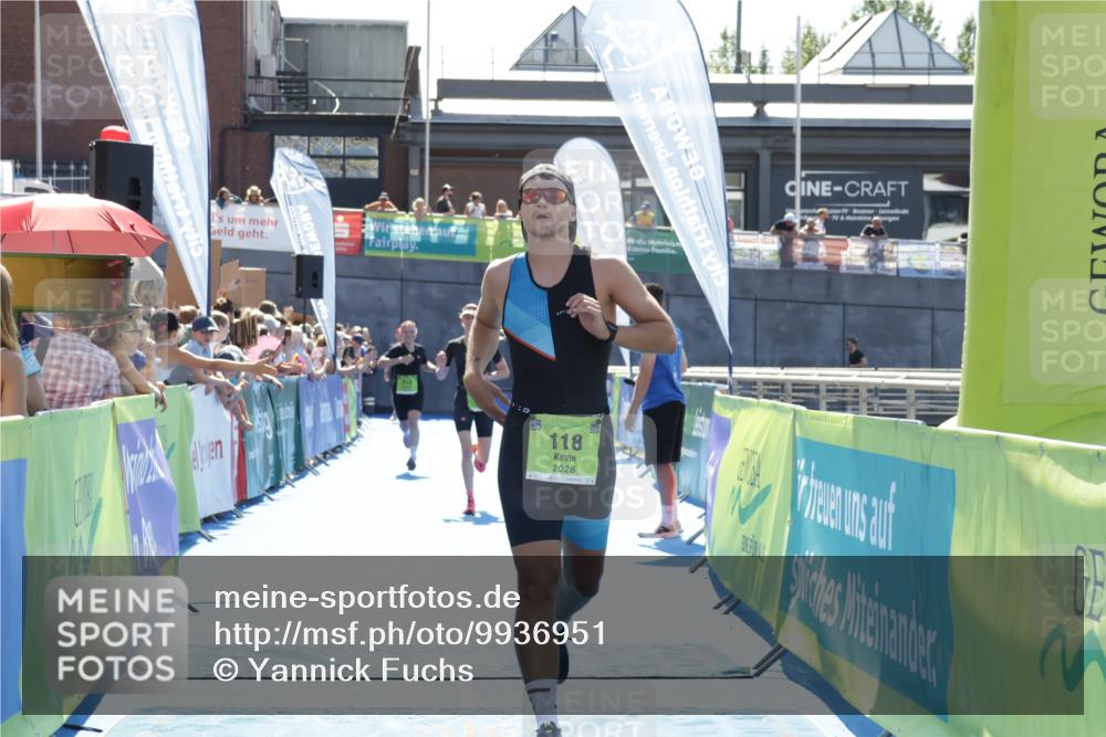 09.08.2026 - GEWOBA Citytriathlon Bremen Yannick Fuchs http://msf.ph/oto/9936951 09.08.2026 15:11:30 Ziel 118, 217, 218, 531 meine-sportfotos.de