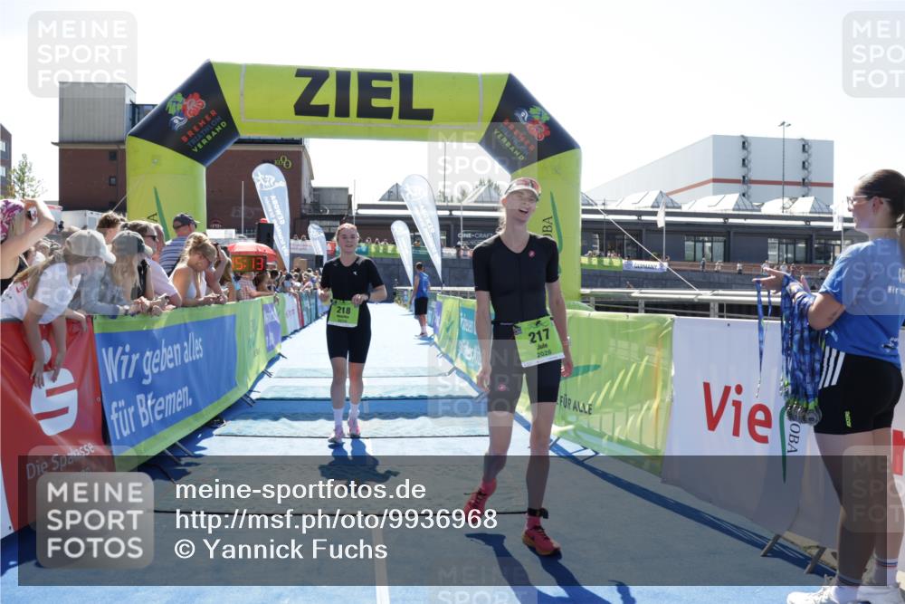 09.08.2026 - GEWOBA Citytriathlon Bremen Yannick Fuchs http://msf.ph/oto/9936968 09.08.2026 15:11:36 Ziel 217, 218 meine-sportfotos.de