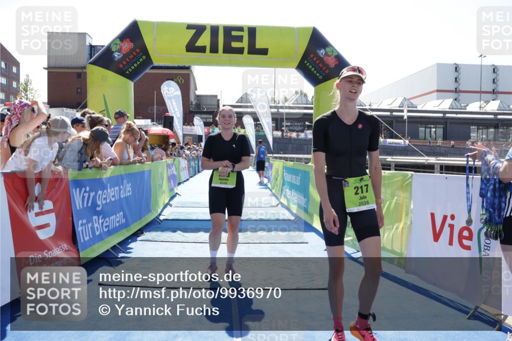 09.08.2026 - GEWOBA Citytriathlon Bremen Yannick Fuchs http://msf.ph/oto/9936970 09.08.2026 15:11:36 Ziel 217, 218 meine-sportfotos.de