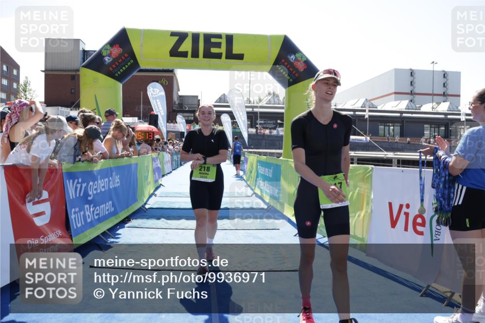 09.08.2026 - GEWOBA Citytriathlon Bremen Yannick Fuchs http://msf.ph/oto/9936971 09.08.2026 15:11:36 Ziel 217, 218 meine-sportfotos.de