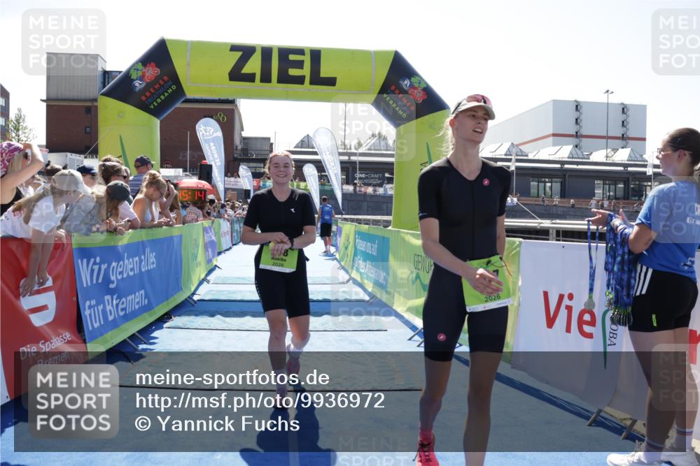 09.08.2026 - GEWOBA Citytriathlon Bremen Yannick Fuchs http://msf.ph/oto/9936972 09.08.2026 15:11:37 Ziel 217, 218 meine-sportfotos.de
