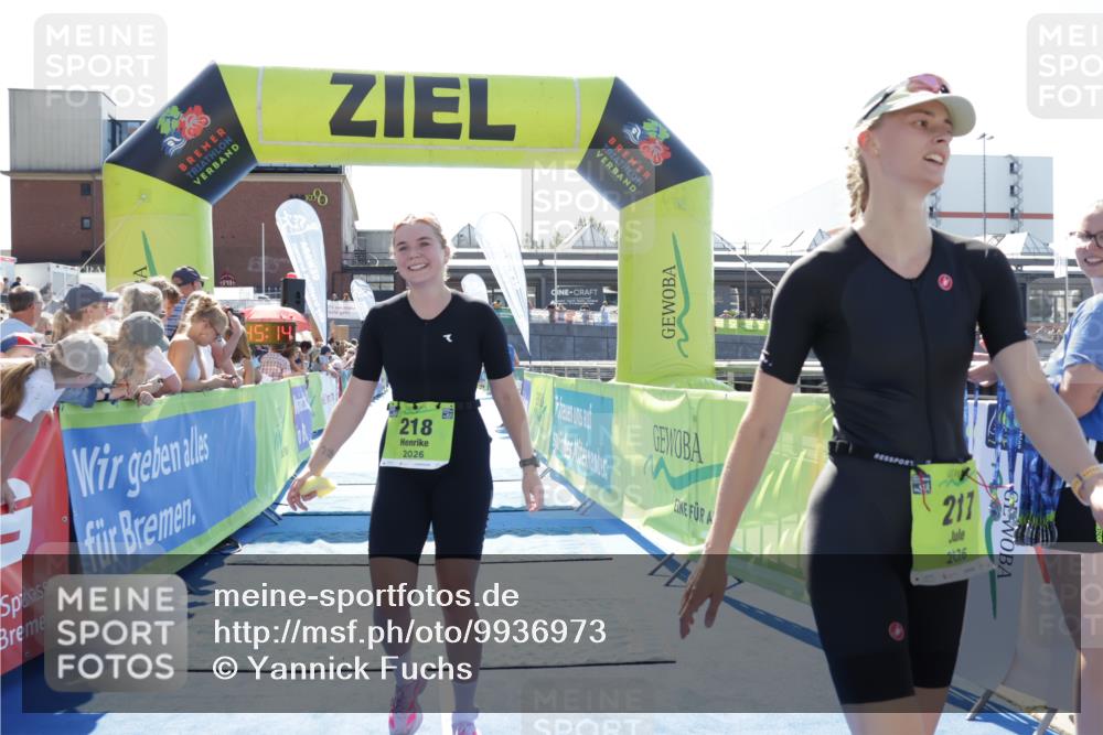 09.08.2026 - GEWOBA Citytriathlon Bremen Yannick Fuchs http://msf.ph/oto/9936973 09.08.2026 15:11:37 Ziel 217, 218 meine-sportfotos.de