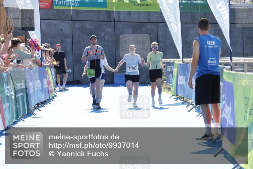 09.08.2026 - GEWOBA Citytriathlon Bremen Yannick Fuchs http://msf.ph/oto/9937014 09.08.2026 15:11:59 Ziel  meine-sportfotos.de