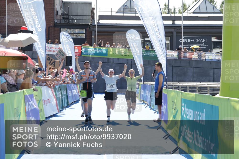 09.08.2026 - GEWOBA Citytriathlon Bremen Yannick Fuchs http://msf.ph/oto/9937020 09.08.2026 15:12:03 Ziel 97, 1103 meine-sportfotos.de