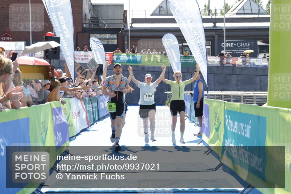 09.08.2026 - GEWOBA Citytriathlon Bremen Yannick Fuchs http://msf.ph/oto/9937021 09.08.2026 15:12:04 Ziel 97, 1103 meine-sportfotos.de