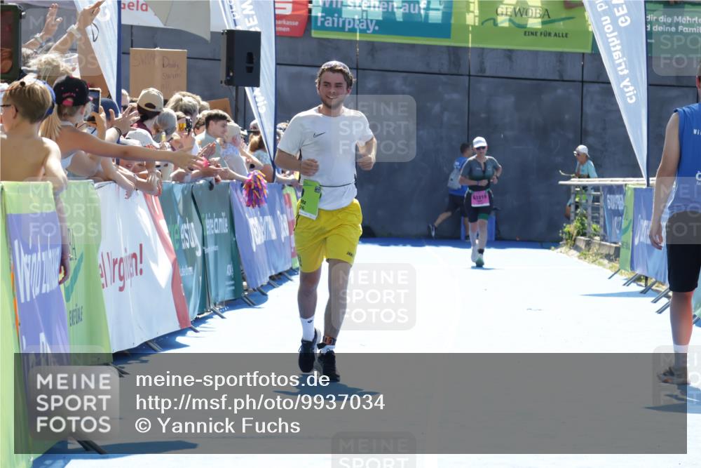 09.08.2026 - GEWOBA Citytriathlon Bremen Yannick Fuchs http://msf.ph/oto/9937034 09.08.2026 15:12:20 Ziel 9 meine-sportfotos.de