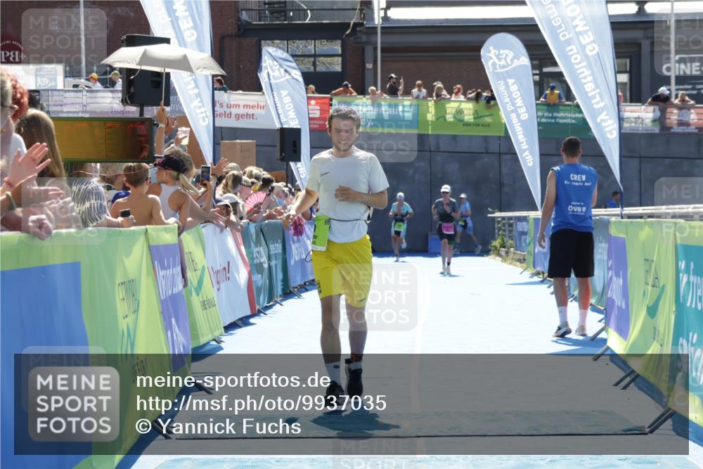 09.08.2026 - GEWOBA Citytriathlon Bremen Yannick Fuchs http://msf.ph/oto/9937035 09.08.2026 15:12:22 Ziel 9 meine-sportfotos.de