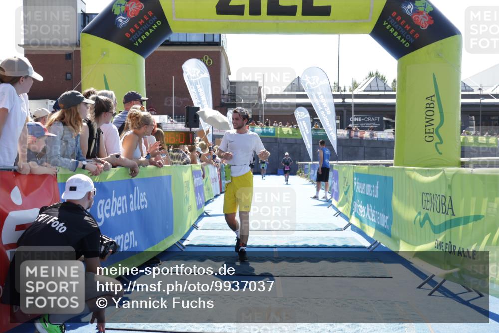 09.08.2026 - GEWOBA Citytriathlon Bremen Yannick Fuchs http://msf.ph/oto/9937037 09.08.2026 15:12:24 Ziel 9 meine-sportfotos.de