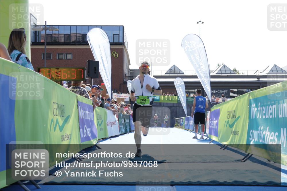 09.08.2026 - GEWOBA Citytriathlon Bremen Yannick Fuchs http://msf.ph/oto/9937068 09.08.2026 15:13:00 Ziel 123 meine-sportfotos.de